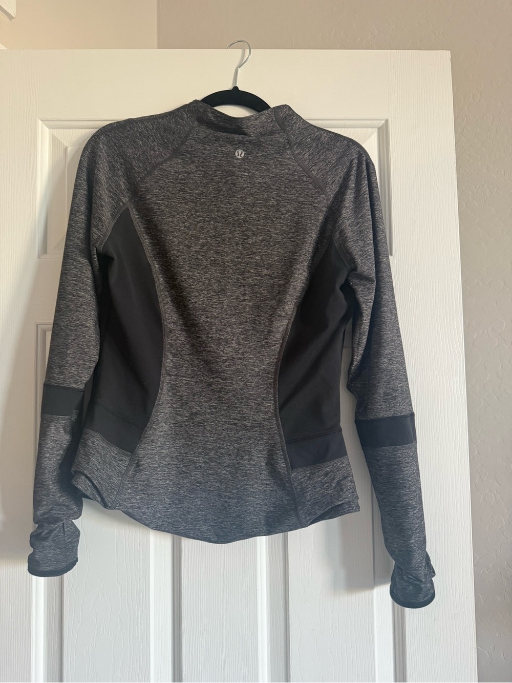 lululemon athletica Heathered Charcoal and Black Long Sleeve Pullover